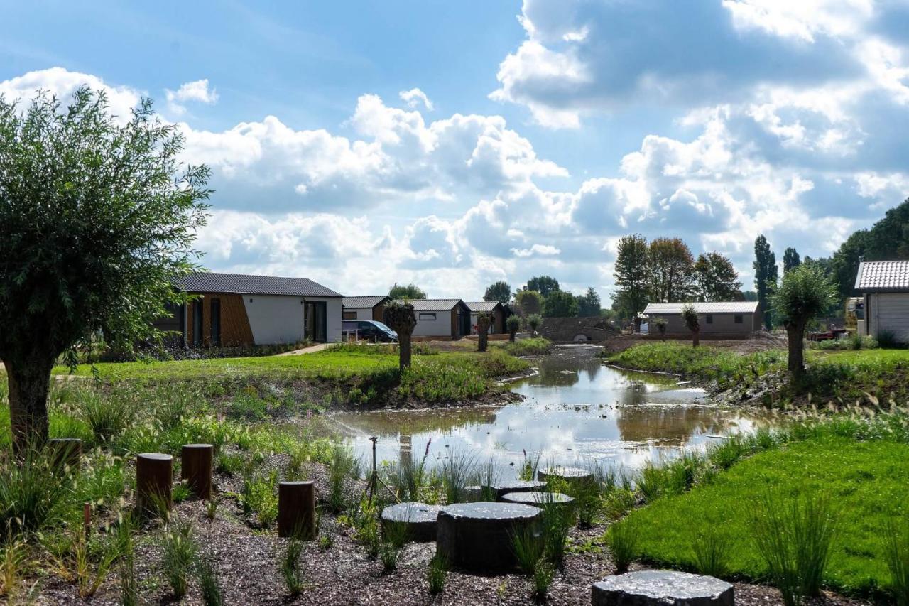 Vakantiepark Aan De Maas Kerkdriel Bagian luar foto
