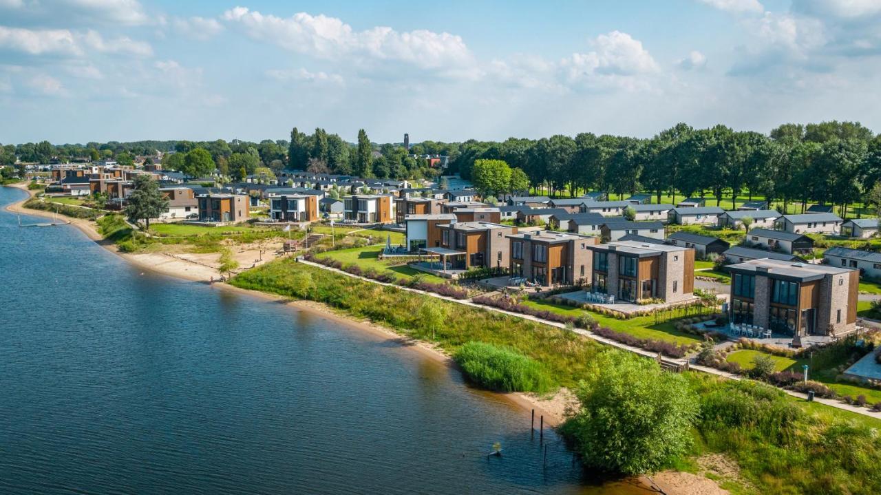 Vakantiepark Aan De Maas Kerkdriel Bagian luar foto
